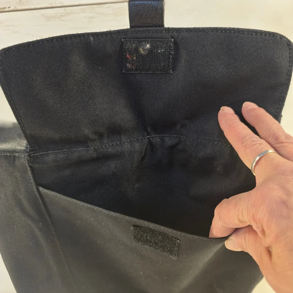Fossil‎ 2000 Vintage Black Canvas Messenger Bag Leather Strap Crossbody Y2K